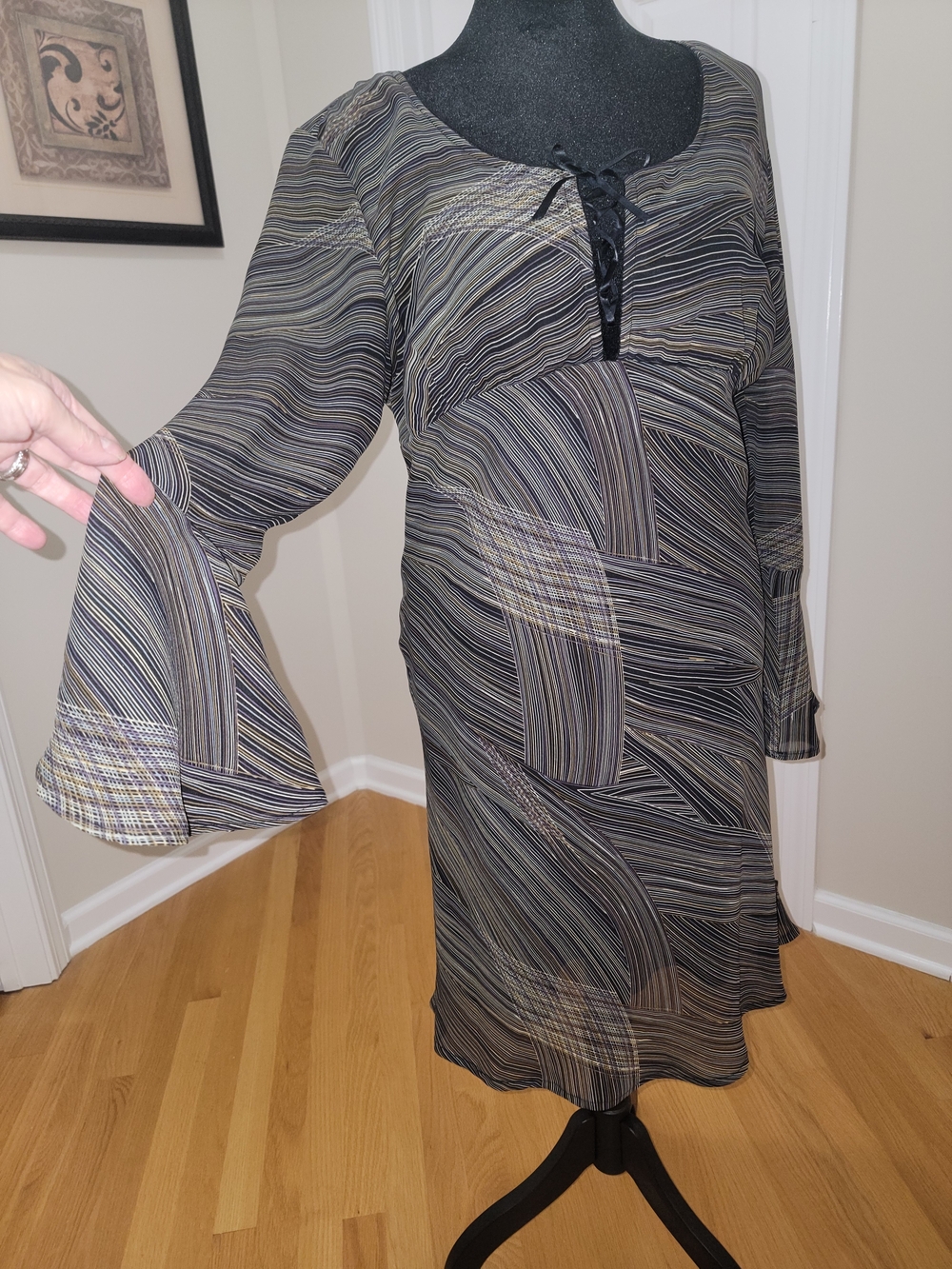 Long Sleeve Striped Lace-Up Tunic Dress in Black and Gray